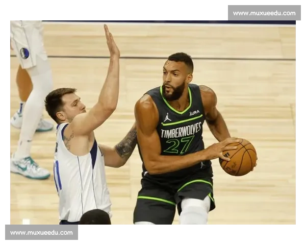 唐斯对决考辛斯中锋王座之争与时代交锋数据统治与风格碰撞引爆联盟讨论 唐斯对决考辛斯中锋王座之争与时代交锋数据统治与风格碰撞引爆联盟讨论