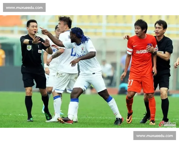 山东鲁能迎战青岛中能 历史对决再掀海滨足球激情之战 山东鲁能迎战青岛中能 历史对决再掀海滨足球激情之战